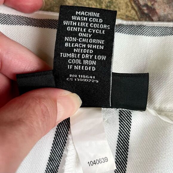 Lane Bryant Wide Leg Cuffed Cropped Plaid Pants 14 - Picture 8 of 11